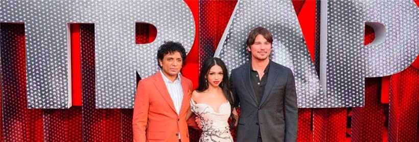 M. Night Shyamalan (l.) mit Saleka Shyamalan und Josh Hartnett bei einer Sondervorführung von „Trap“
