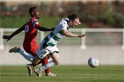 Madiu Bari (l.) will bei der Fola wieder auf die Beine kommen
