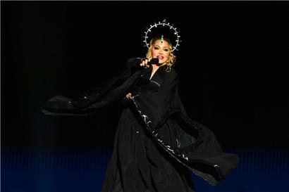 Madonna beendete ihre „The Celebration Tour“ mit einem Auftritt, der von rund 1,5 Millionen begeisterten Fans besucht wurde
