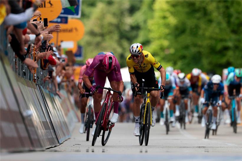 Mads Pedersen (links) setzte sich vor Wout van Aert durch
