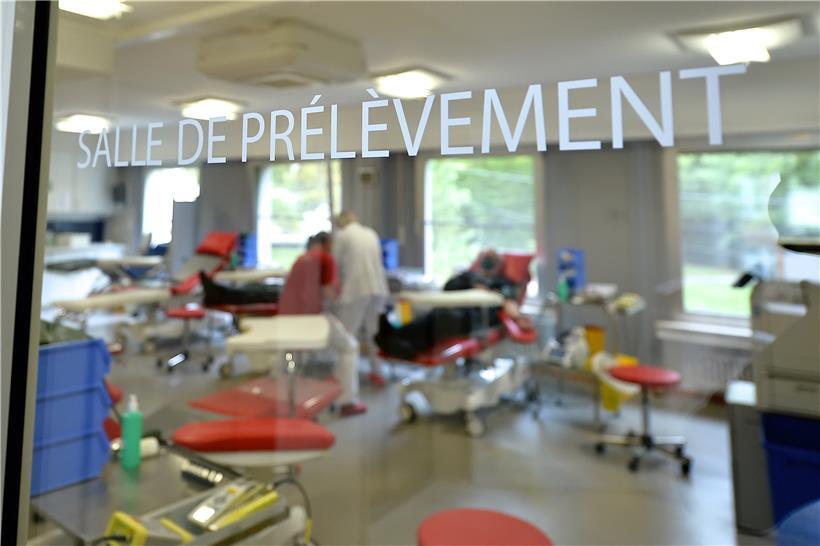 Männer, die mit Männern schlafen, sind in Luxemburg von einer Blutspende ausgeschlossen. Das soll sich im kommenden Jahr ändern. Dann wird sich zeigen, ob das Großherzogtum wirklich gegen die Diskriminierung vorgeht oder ihr nur eine bessere Tarnung verleiht.
