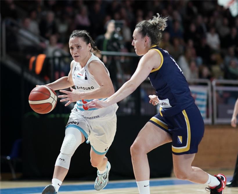 Magaly Meynadier (am Ball) übernahm in der entscheidenden Phase die Verantwortung
