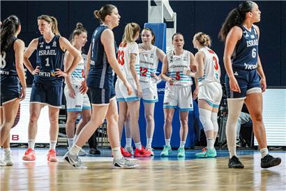 Basketballspiel der Frauen-EM-Qualifikation 2027 zwischen Luxemburg und Israel, Aktion auf dem Spielfeld