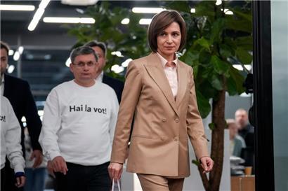 Maia Sandu, Präsidentin von Moldau, kommt zu einer Pressekonferenz nach Schließung der Wahllokale 
