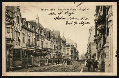 Maisons unifamiliales de la rue de la Poste (rue de l’Alzette à partir de 1923) avec jardin sur rue vers 1916
