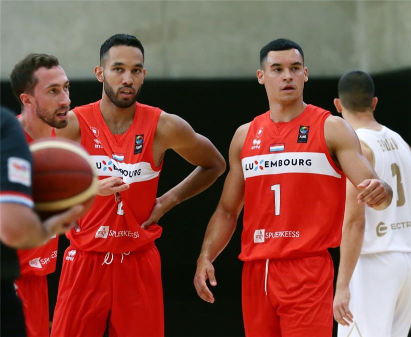 Malcolm Kreps (r.) hat bei der Armee gelernt, auch häufiger mal das Wort zu ergreifen, was auch auf dem Basketballfeld von großer Wichtigkeit ist
