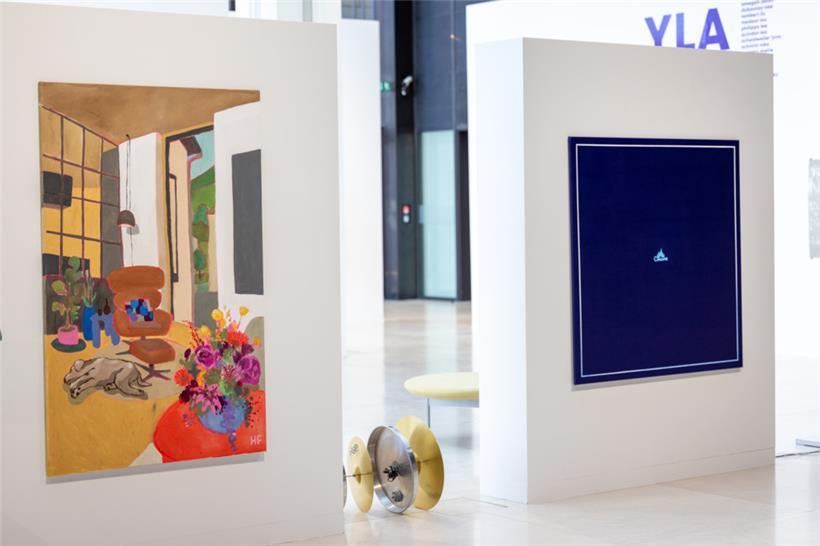 Malerei und Objektkunst haben ebenfalls ihren Platz in der Ausstellung 
