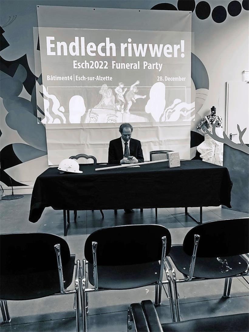 Mam Hummer: Déi kritesch Approche vu Richtung22 ass net nuancéiert, mä oft erfrëschend. 
