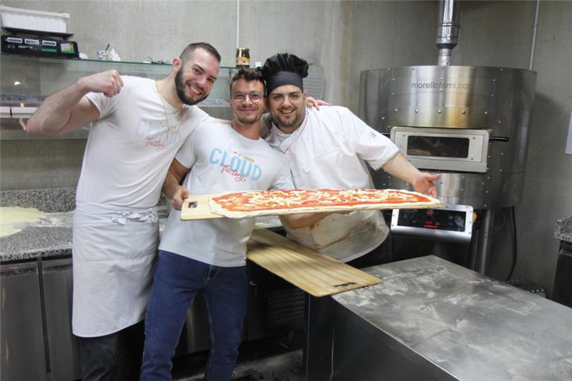 Mamma mia! 100 Meter Pizza sind eine reife Leistung, die aber auch stolz macht.