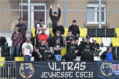 Man darf gespannt sein, wie den Ultras der neue Song gefällt
