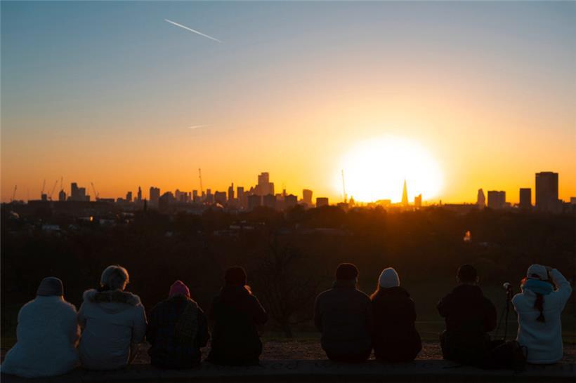 „Manche Brücken wurden abgebrochen“: die Londoner Skyline im Sonnenuntergang
