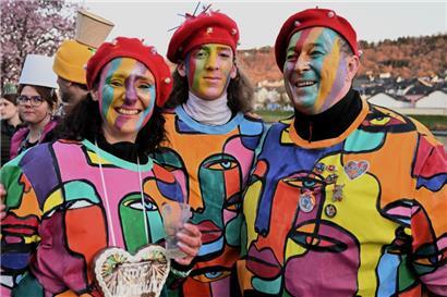 Manche Fans des Karnevals lassen sich für die Kavalkaden so einiges einfallen
