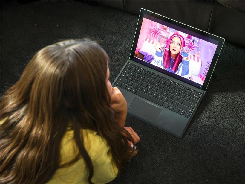 Jugendliche in Australien umgehen erfolgreich digitale Alterserkennung und Altersverifizierung bei Online-Diensten