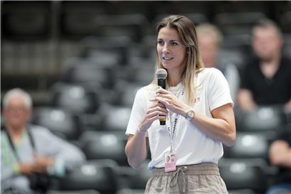 Mandy Minella wurde gestern von den Organisatoren des Turniers auf Kockelscheuer verabschiedet

