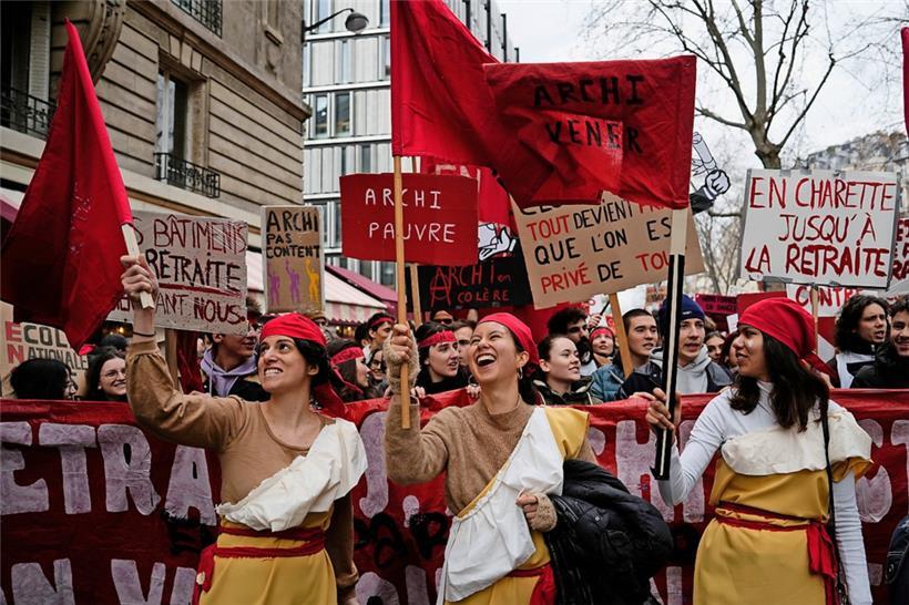 Manifestation à Paris contre la réforme des retraites 
