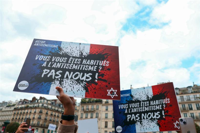 Manifestation contre l’antisémitisme après le viol d’une fille d’origine juive à Paris
