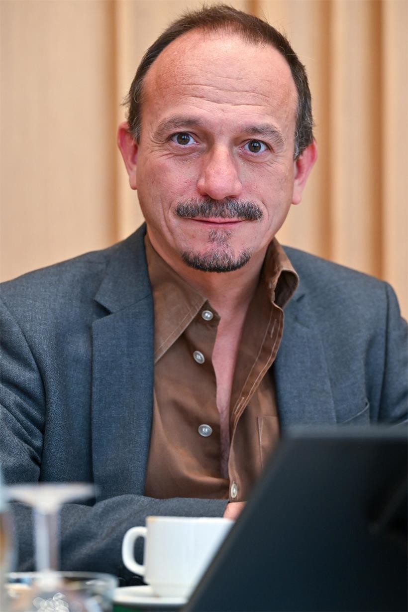 Mehr Polizei und bald Kameras: Opposition kritisiert Bilanz des Sicherheitsplans Marc Baum („déi Lénk“) stellte die positive Zwischenbilanz der Gemeindeverantwortlichen infrage
