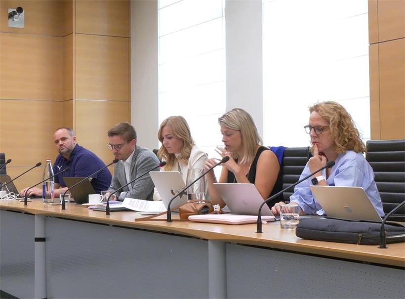 Marc Goergen (Piraten), Ben Polidori, Taina Bofferding (LSAP) und Djuna Bernard (Grüne) erhielten auf ihre Frage keine Antwort