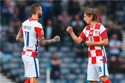 Marcelo Brozovic (l.) kann sich auf die Künste seines Kapitäns verlassen
