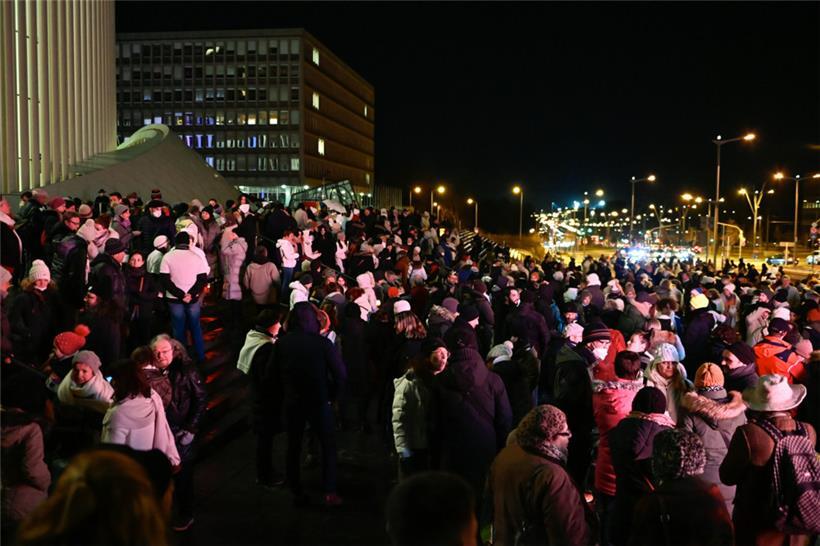 „Marche Blanche“ am 14. Januar 2022 vor der Philharmonie in Luxemburg.