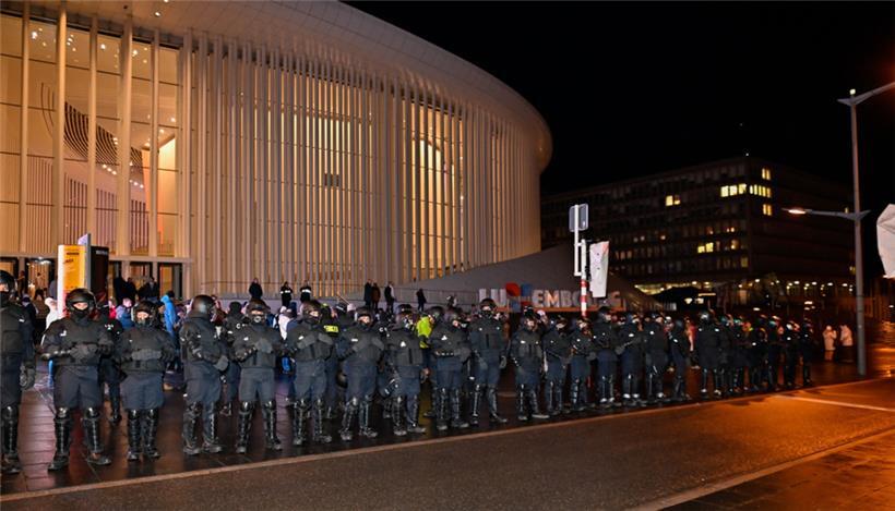 „Marche Blanche“ am 14. Januar 2022 vor der Philharmonie in Luxemburg.