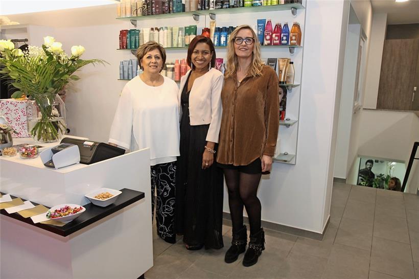 Maria Evora (M.) kann auf die erfahrenen Mitarbeiterinnen Nadia (l.) und Audrey (r.) zählen
