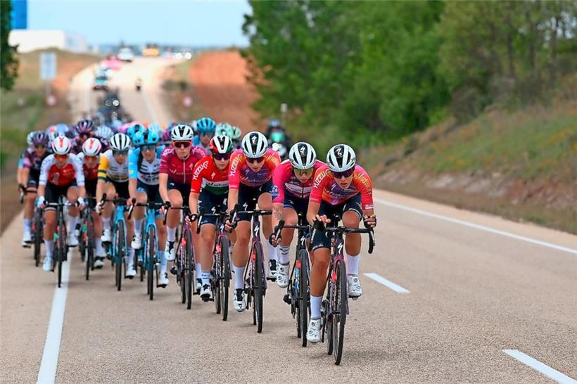 Marie Schreiber führte bei den WorldTour-Rennen teilweise über mehrere Kilometer das Feld an
