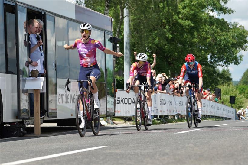 Marie Schreiber jubelte am Sonntag über ihren Erfolg im Straßenrennen der Damen
