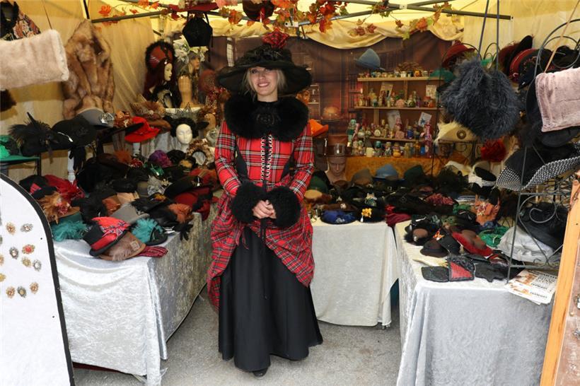 Marie, der kreative Kopf hinter „Esprit de Mélusine“, stellt alle ihre Modelle als Unikate her
