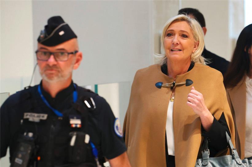 Marine Le Pen steht derzeit wegen Veruntreuung von EU-Geldern vor Gericht
