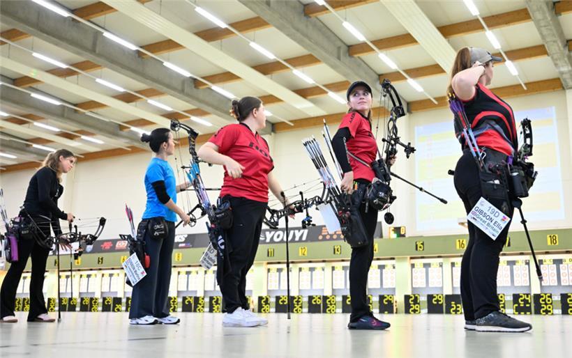 Mariya Klein-Shkolna (2.v.r.) stellte in Strassen am Wochenende gleich zwei neue Landesrekorde auf
