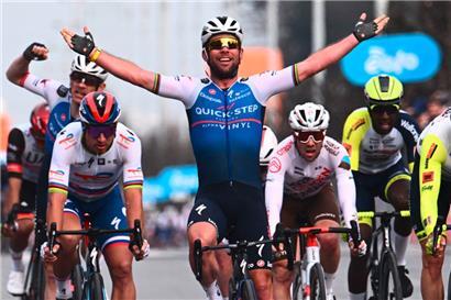 Mark Cavendish war der Schnellste beim Eintagesrennen Mailand-Turin 
