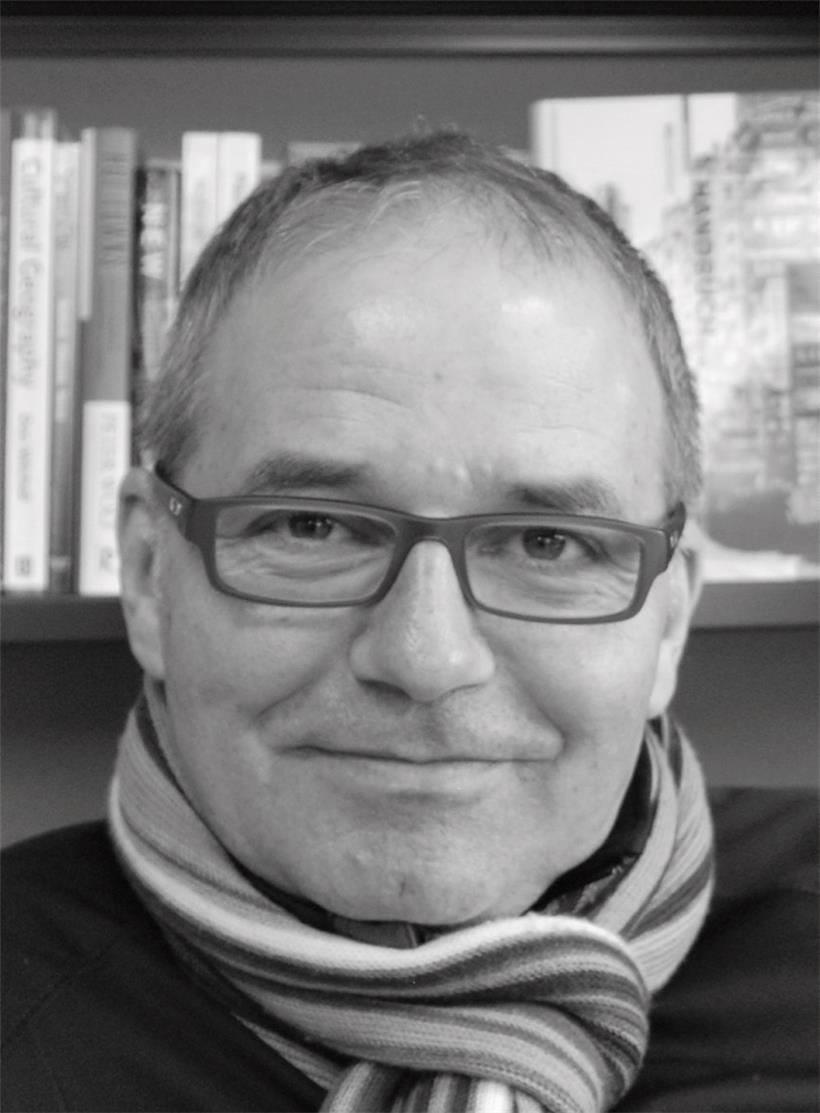 Markus Hesse studierte Geografie und legte anschließend eine Promotion in Raumplanung ab. Seit 2008 ist er Professor für Stadtforschung an der Universität Luxemburg.
