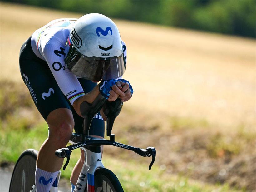 Marlen Reusser fuhr im Weltmeistertrikot ins Gelbe Trikot
