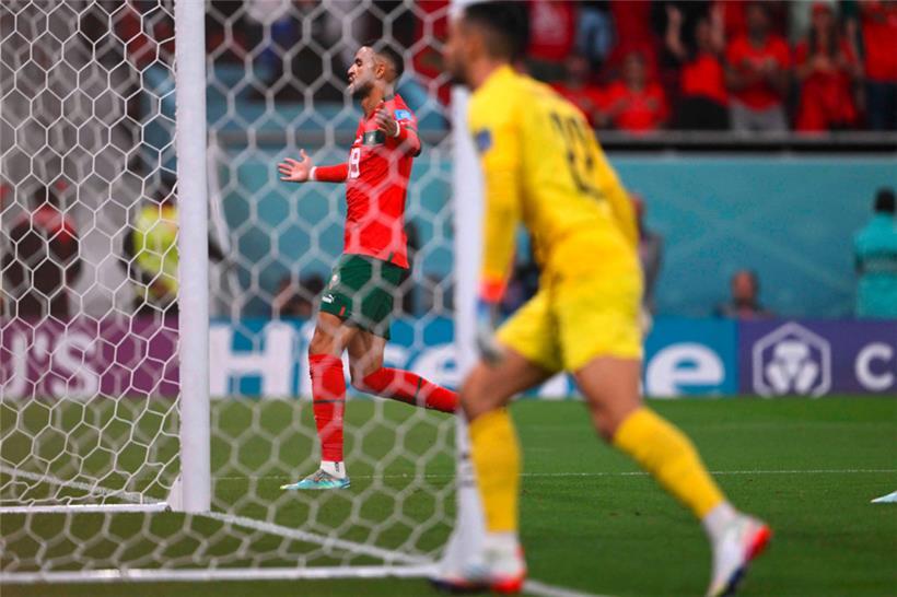 Marokkos Mittelstürmer Youssef En-Nesyri schoss seine Mannschaft mit diesem Tor ins Halbfinale
