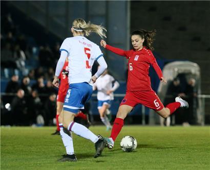 Marta Estevez traf vom Punkt und lieferte die Vorlage zum 1:0
