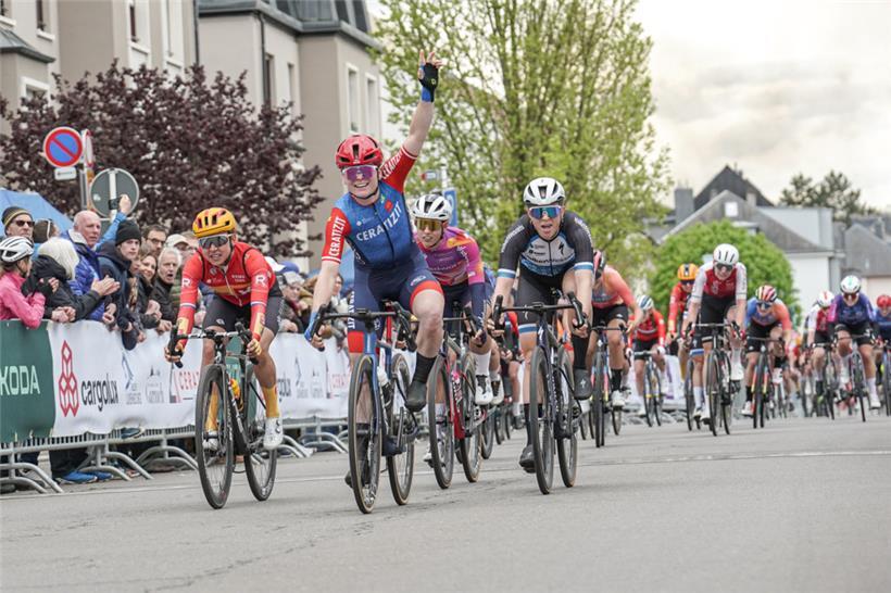 Marta Lach gewann das Rennen am Sonntag rund um Cessingen im Massensprint
