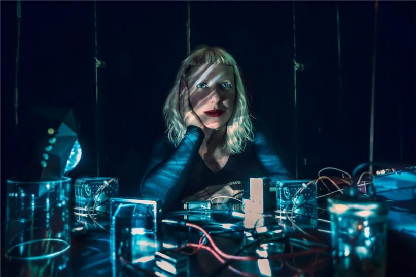 Marta Zapparoli: „Mon travail est sentimental. Il est lié à l’imaginaire cosmique et à la spiritualité, tout en mélangeant la physique, la radioécologie, la radioastronomie et la science.“
