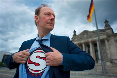 Martin Sonneborn glaubt nicht, dass Humor im Wahlkampf gefragt ist

