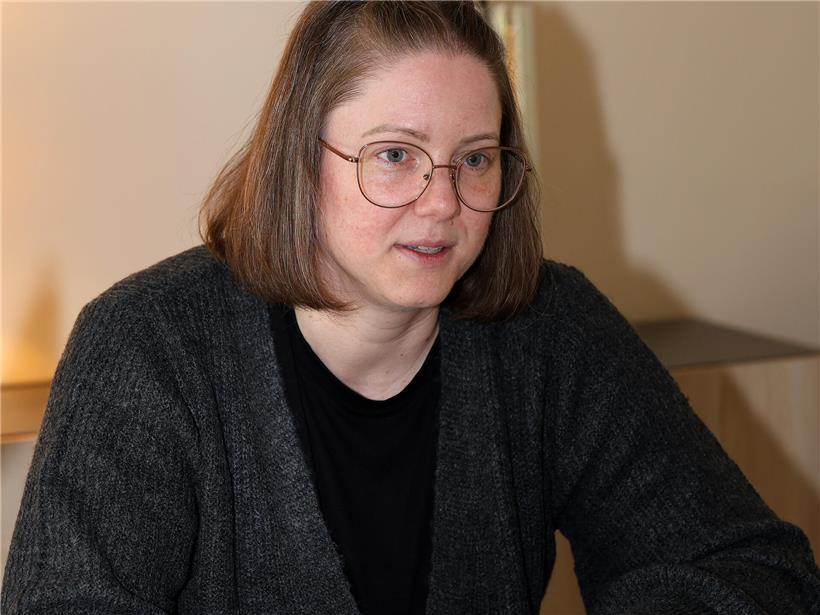 Martine Alzin, Lipödem-Betroffene und Ansprechpartnerin, spricht über Symptome und Behandlung der Fettverteilungsstörung Lipödem.