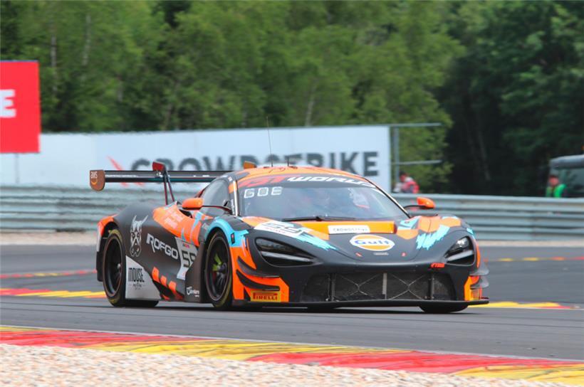 Marvin Kirchhöfer, zusammen mit seinen Teamkollegen Benjamin Goethe und Joseph Loake auf dem McLaren 720S des Garage 59 Teams, sicherte sich souverän die Pole Position
