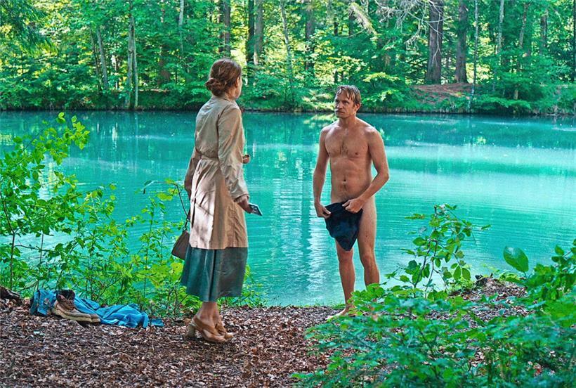 Mathieu (Jérémie Renier) délaisse tout pour aller vivre dans la forêt

