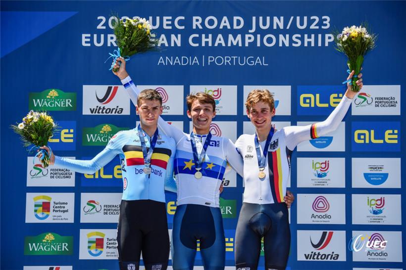 Mathieu Kockelmann (M.) ist der erste luxemburgische Europameister im Radsport
