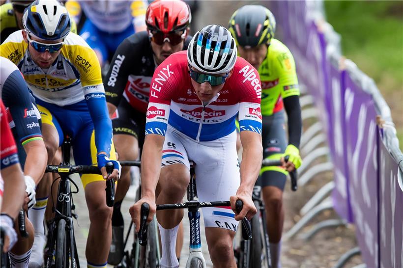 Mathieu van der Poel könnte nach seinem Sieg am vergangenen Sonntag bei der „Ronde“ überzeugen – heute ist es aber durchaus möglich, dass er sich in den Dienst seiner Mannschaft stellt
