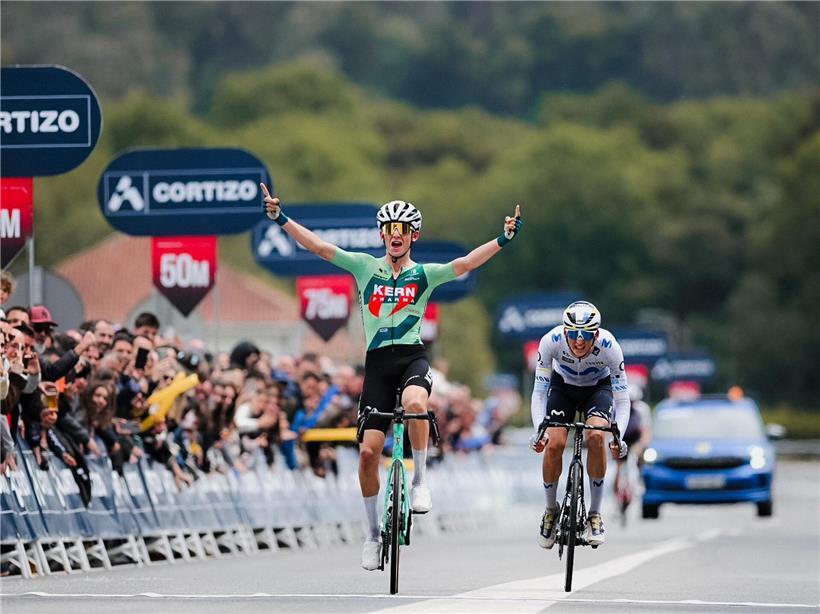 Mats Wenzel beim Zieleinlauf des spanischen Eintagesrennens Clasica de Pascua, Sieger am Sonntag