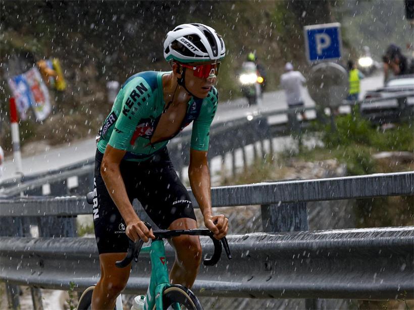 Wetterchaos beendet dritte Vuelta-Etappe, Mats Wenzel beim Abbruch an der Spitze Mats Wenzel kämpfte gegen die widrigen Wetterbedingungen an