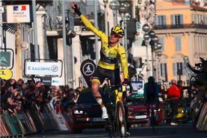 Matteo Jorgenson lässt sich feiern
