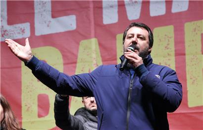 Matteo Salvini, ehemaliger Innenminister von Italien und Chef der Partei Lega Nord, spricht während einer Wahlkampfveranstaltung
