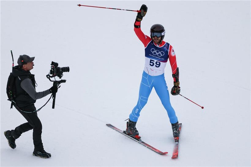 Matthieu Osch genießt die beeindruckende Bergkulisse und Atmosphäre beim Ski-Event in Bormio