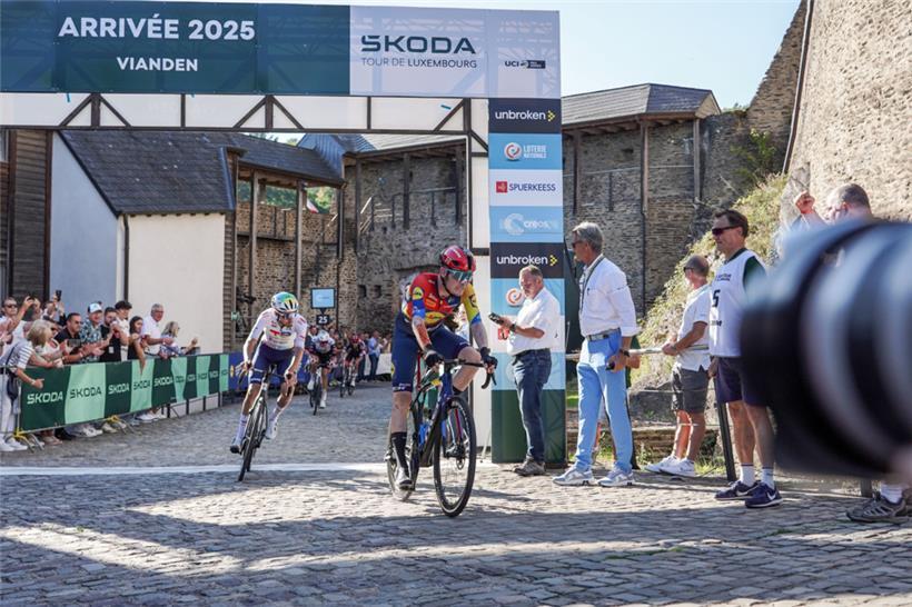 Mattias Skjelmose hatte im Innenhof der Burg in Vianden die stärksten Beine
